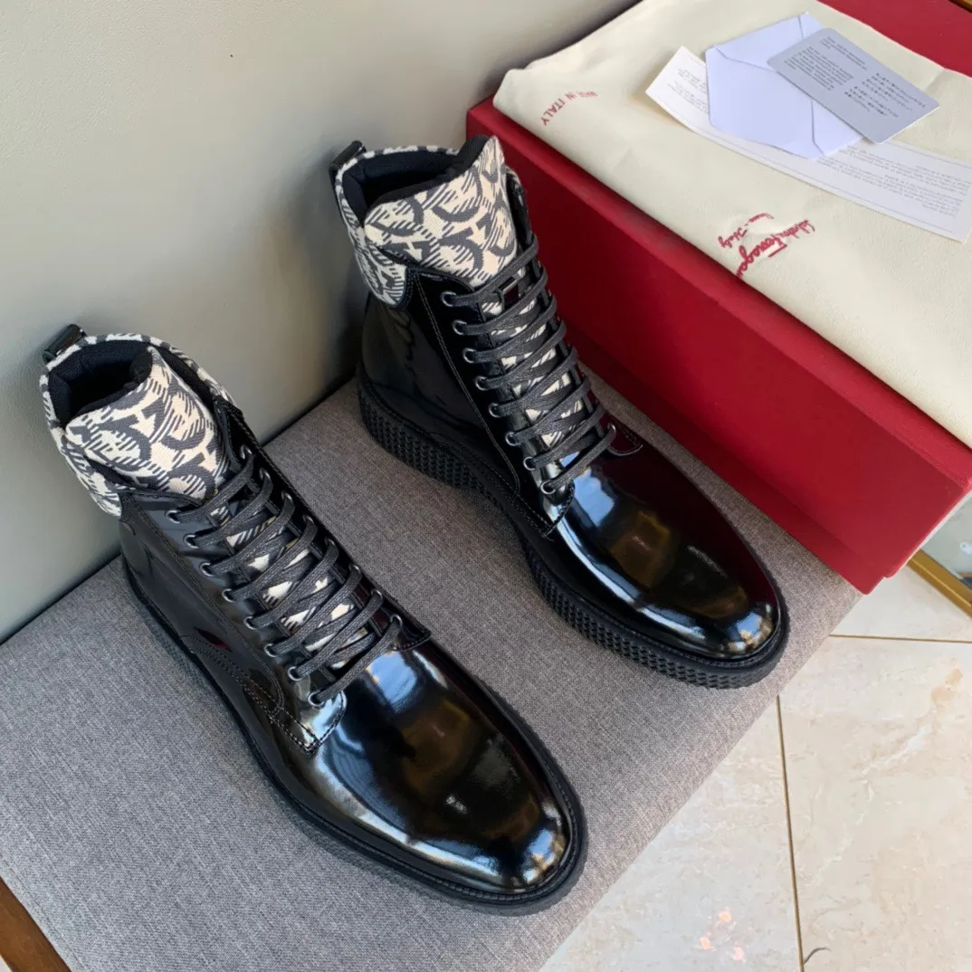 [Ferragamo] Top P: 1000💰 Number of yards: 39~44 (38.45 custom-made, non-returnable) Ferragamo winter series, original 1:1 development, casual men's short boots. Made with heavy investment, shoes and boots are made of imported cowhide + imported Ferragamo special fabric. Black cowhide lining that is not easily deformed. Wear-resistant rubber outsole, black cowhide, black open edge beads, black frosted, brown suede. Factory craftsmanship, perfect products are only prepared for you who know taste! Any comparison is welcome!